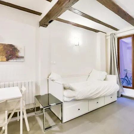 Appartamento Charming Studio Historical Center Of